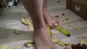 Footcrush
