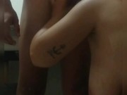 Con máscara para que no la reconozca su novio. Después folla bien rico. 13/16