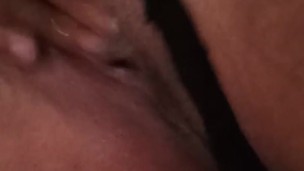 masturbandome... tocandome mi rica vagina