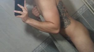 ducha muy muy caliente pero sin nadie con quien tomarla