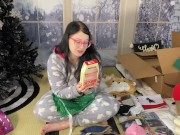 OmankoVivi Christmas Unboxing 2020 4K SFW 10/16