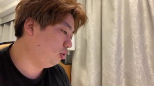 ショートスリーパーについて話す男