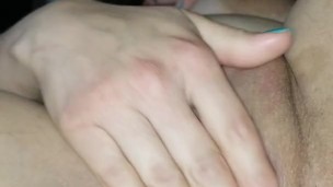 Hubby's at work, someone cum stuff me plz!