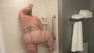 Cum & Shower With Me!