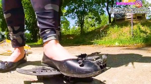 Kati´s DTM racing car Auto Crush crushes Trampling Trample crushing barefoot ballerinas