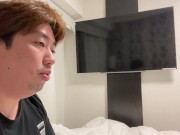 日本初のグローバルサービスがないことについて語っている男