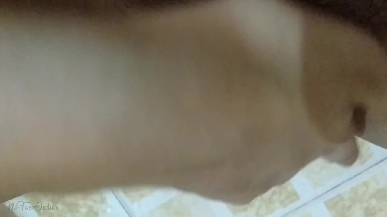 Novinha indiana dedilhando sua buceta cremosa e esguichando no final - Vídeo de sexo grátis - RedTube