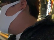 深夜の六本木を歩いててコンビニに行く様子
