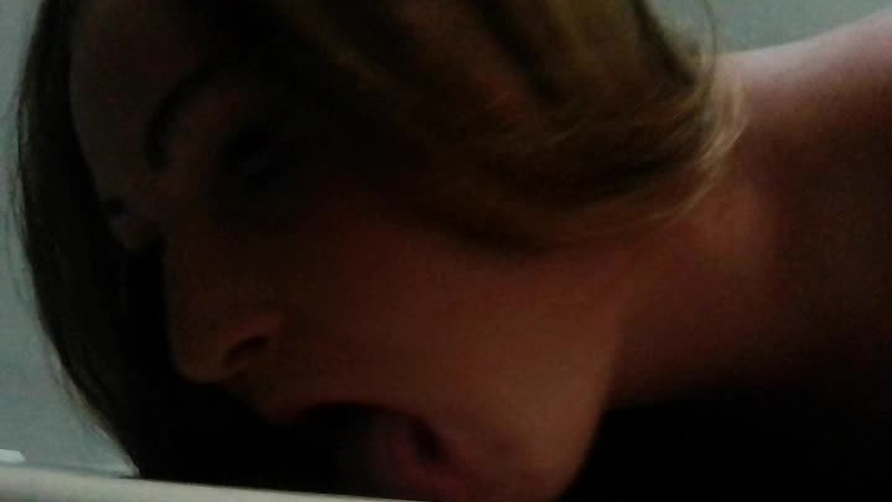 Fat toilet licking whore taking a piss - RedTube
