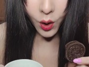 性感女主播教你吃奥利奥 5/16