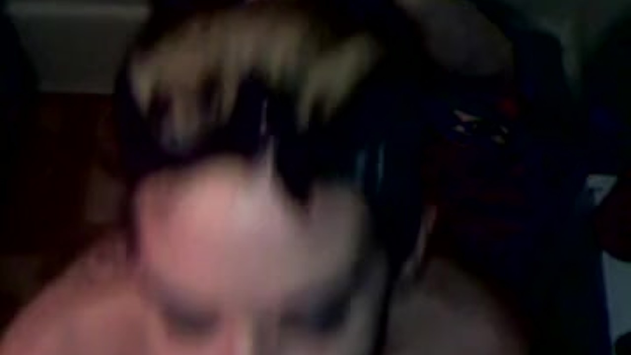 Tweaker Blowjob and blowing clouds on a huge cock - RedTube
