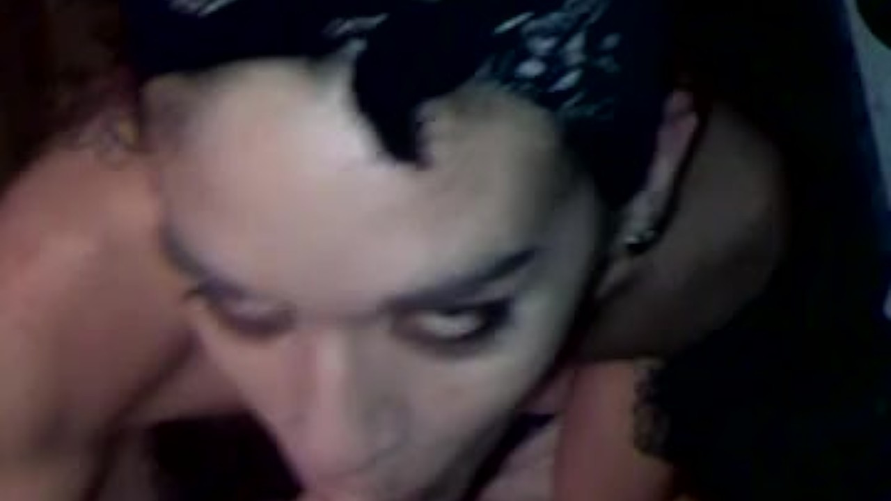 Tweaker Blowjob and blowing clouds on a huge cock - RedTube