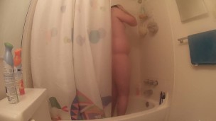 Watch me jerk off in the shower!!!