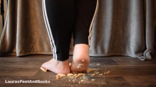 Crushing crackers with my lovely bare feet, crush food. ASMR