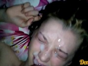 подборка милашка с красивыми голубыми глазами с удовольствием купается в тёплой и вкусной сперме 4/16