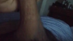 Chileno caliente gimiendo y eyaculando