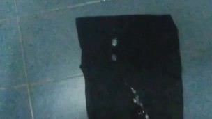Cumshot in slowmotion