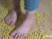 Crushing compilation : Miel pops, bubble wrap, cardboard and miniature toy car