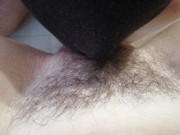 ЛИЖЕТ МОЮ ВОЛОСАТУЮ КИСКУ КРУПНЫМ ПЛАНОМ, РАЗДВИНУЛА НОГИ И ДАЛА ПОЛИЗАТЬ ВОЛОСАТУЮ ПИЗДУ 12/16
