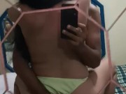 Mi papi me excita con sus dedos en mi culo y su gruesa verga  con mi clitóris 16/16