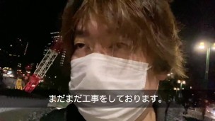 御茶ノ水で一人喋りをする男
