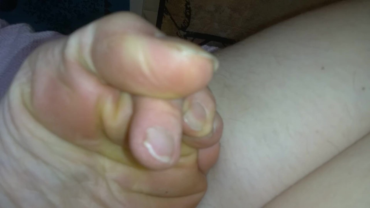 FART Fetish Slut PinkMoonLust Accidentally FARTS while making Feet Foot Play Vid Oh No She's Stinky - Free Sex Video - RedTube