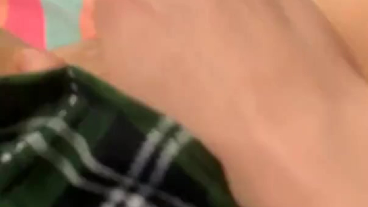 女子高生は授業後に自慰行為をします - RedTube