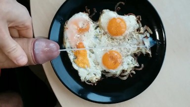 Kozzy makes breakfast and cumming on food, tasty cum