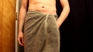 Guy Gets Out of Shower and Jerks Off