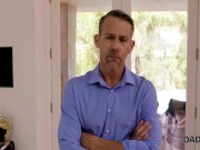 DADDY4K. El sexo con el padre de BF es como una chica deslumbrante se venga de su hombre 4/16