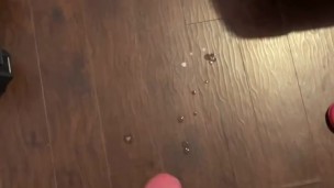 teen JERKS OFF IN MIRROR
