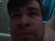 Артем сосет сам себе дрочит ногами лижет ноги в ванной self suck autofellatio self footjob