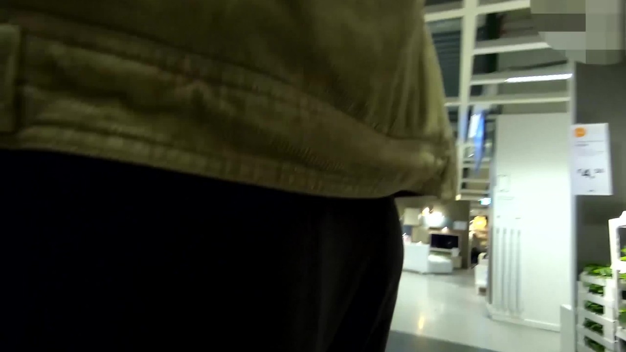 Risky FLASH PAYS OFF! Real STRANGER, scared at first, gives HELPING HANDJOB in big store. - RedTube