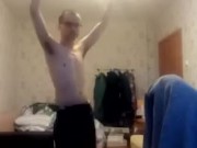 Трясу мизерной писькой под цоя он жыв 5/16