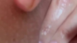 Teasing my dripping wet pussy! Yum ;)