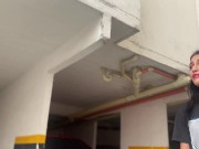 Caminamos por el parqueadero con el Lush activado, miren su reacción! 13/16