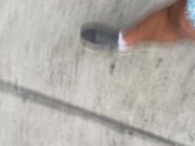 Caminamos por el parqueadero con el Lush activado, miren su reacción! 14/16