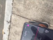 Amiga decide salir con su Lush a la calle y miren su reacción 7/16