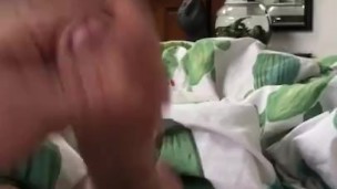 Got horny when I receive my friend nude pic