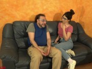Nerd Annusa Calze e Piedi e Lecca Piedi a Elisabetta Zaffiro. Foot Domination Femdom Italiano 6/16