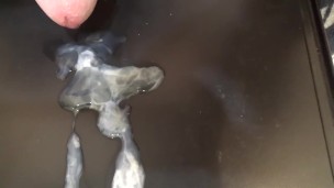 久しぶりの射精が気持ちよすぎて、後半特濃スライム精子を吐き出す変態君。