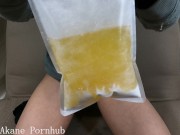 いざというときに備えて携帯トイレの使い方を練習する 12/16