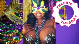 Jessica Grabbit Mardi Gras fun