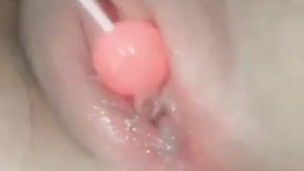 ME CHUPAS LA PALETA?