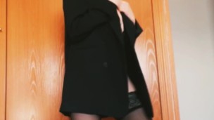 Baile erótico solo en casa jugando striptease española