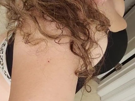 Po práci si dá pořádnou jízdu s mohutnou milf