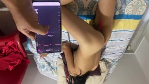 Lush contrôle mon corps et je suis très excitée jusqu'à ce que j'atteigne l'orgasme