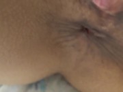 девушка смотрит домашнее порно и трахает свою ненасытную киску. крупный план. грязные разговоры. 16/16