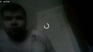 Артем сам себе лижет ноги на трансляции self suck autofellatio self footjob
