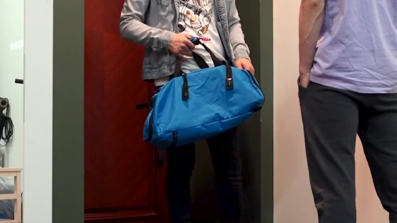 A young pizza delivery man sucked my dick and wants me to fuck him. - Free Sex Video - RedTube
